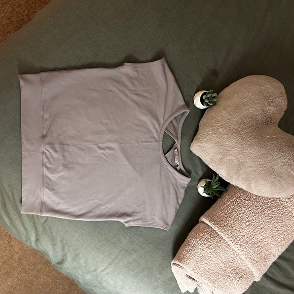 Women’s Athelta Gray Top - Picture 7 of 7